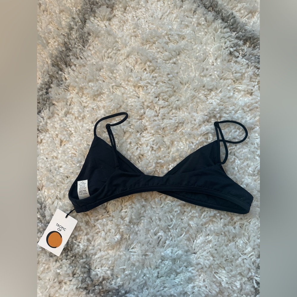 Topic of C Ischia top NWT